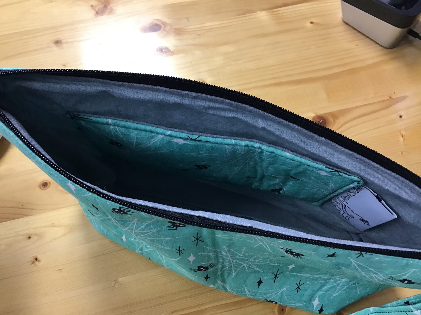 Teal Retro Spider Medium Wedge Zipper Bag