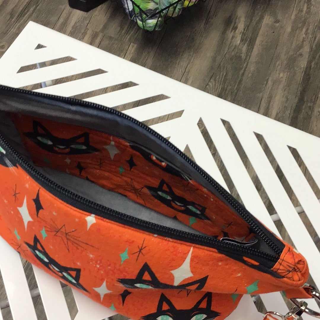 Cat Sparkle Eyes, Orange Small Zipper Bag