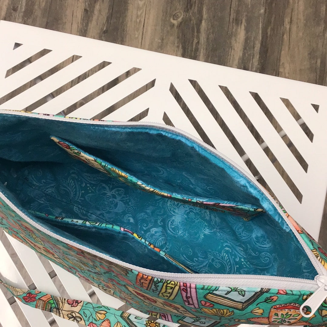 Tea & Books Large Zipper Bag