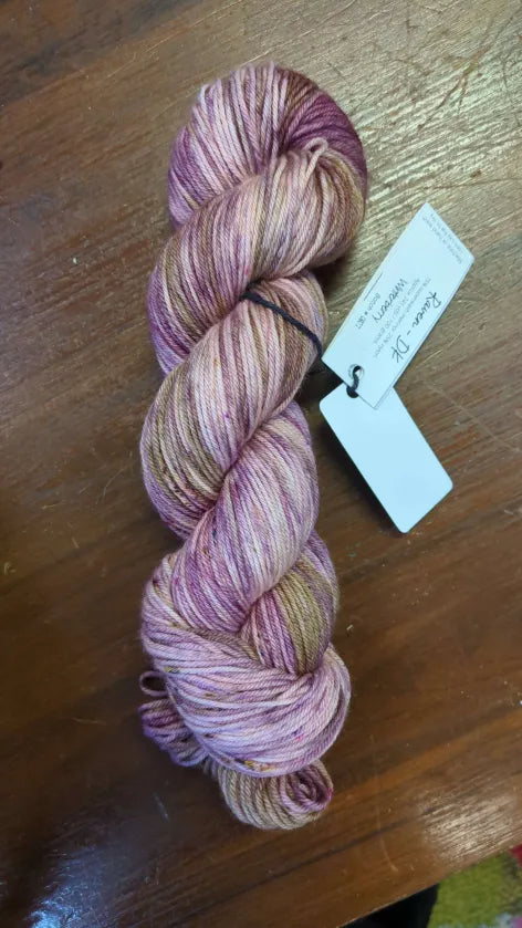 Raven DK - Winter Berry