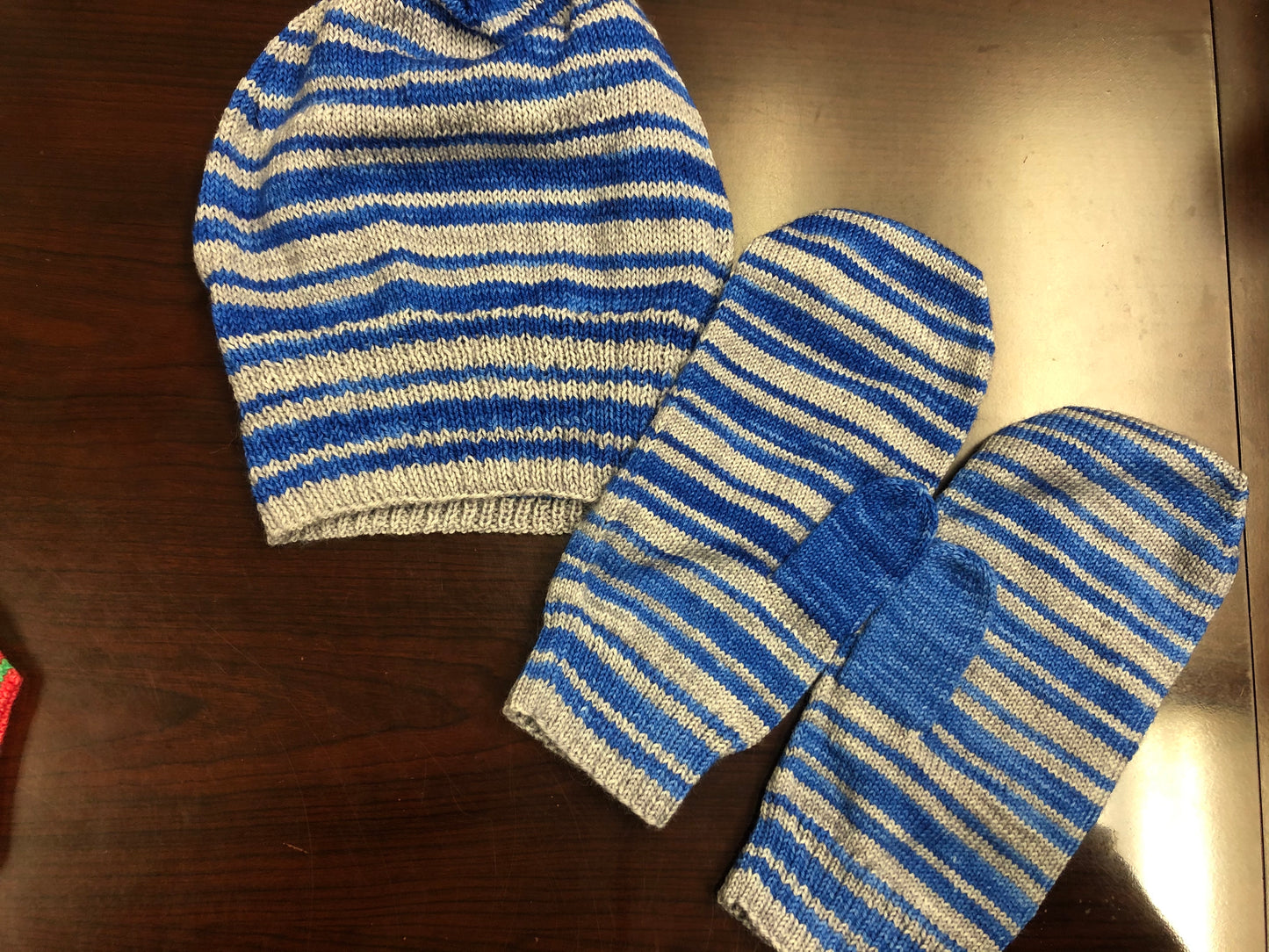 Simple Stripes Hat & Mittens Set Pattern - digital download