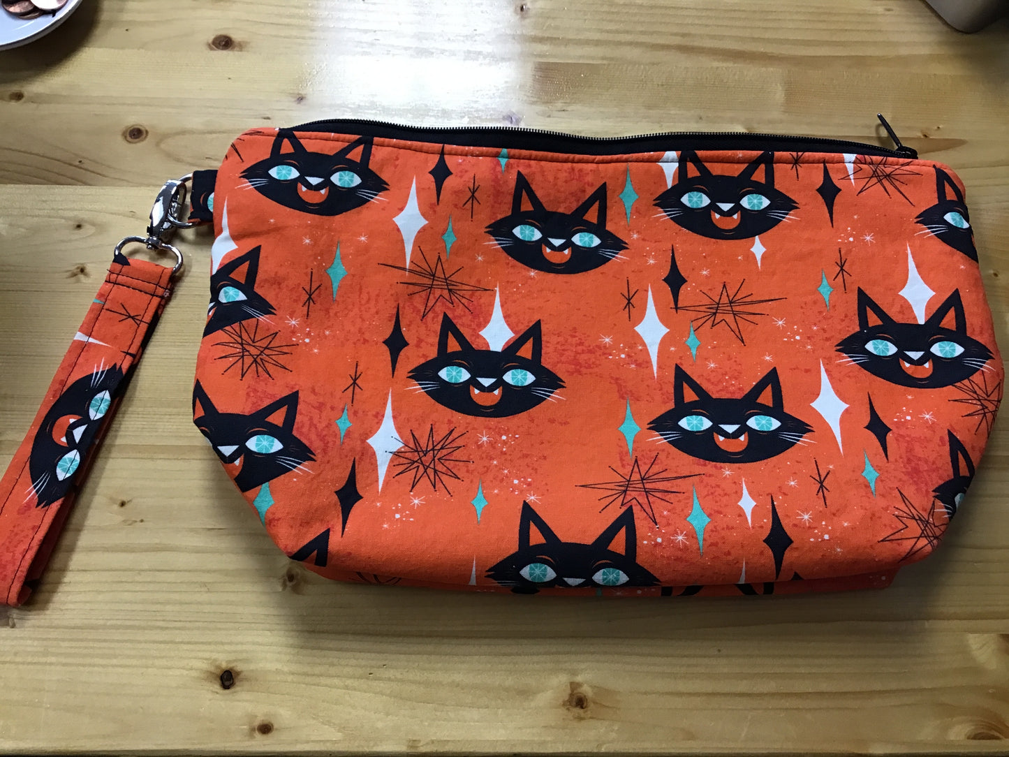 Retro Black Cat Medium Wedge Zipper Bag