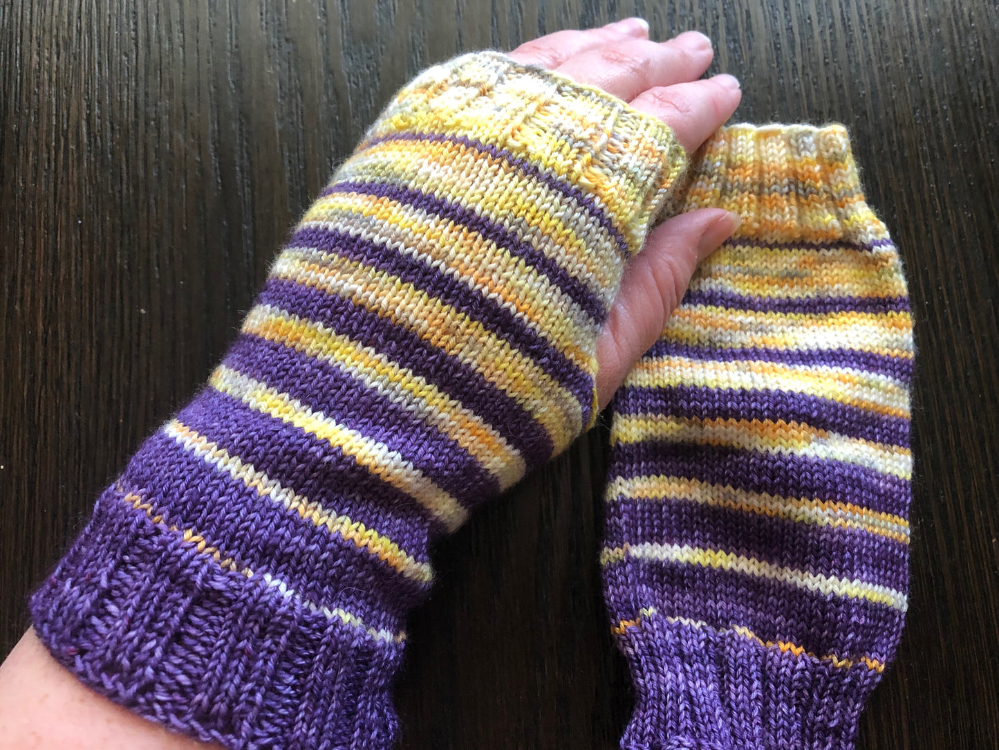 Final Countdown Mitts Pattern - digital download