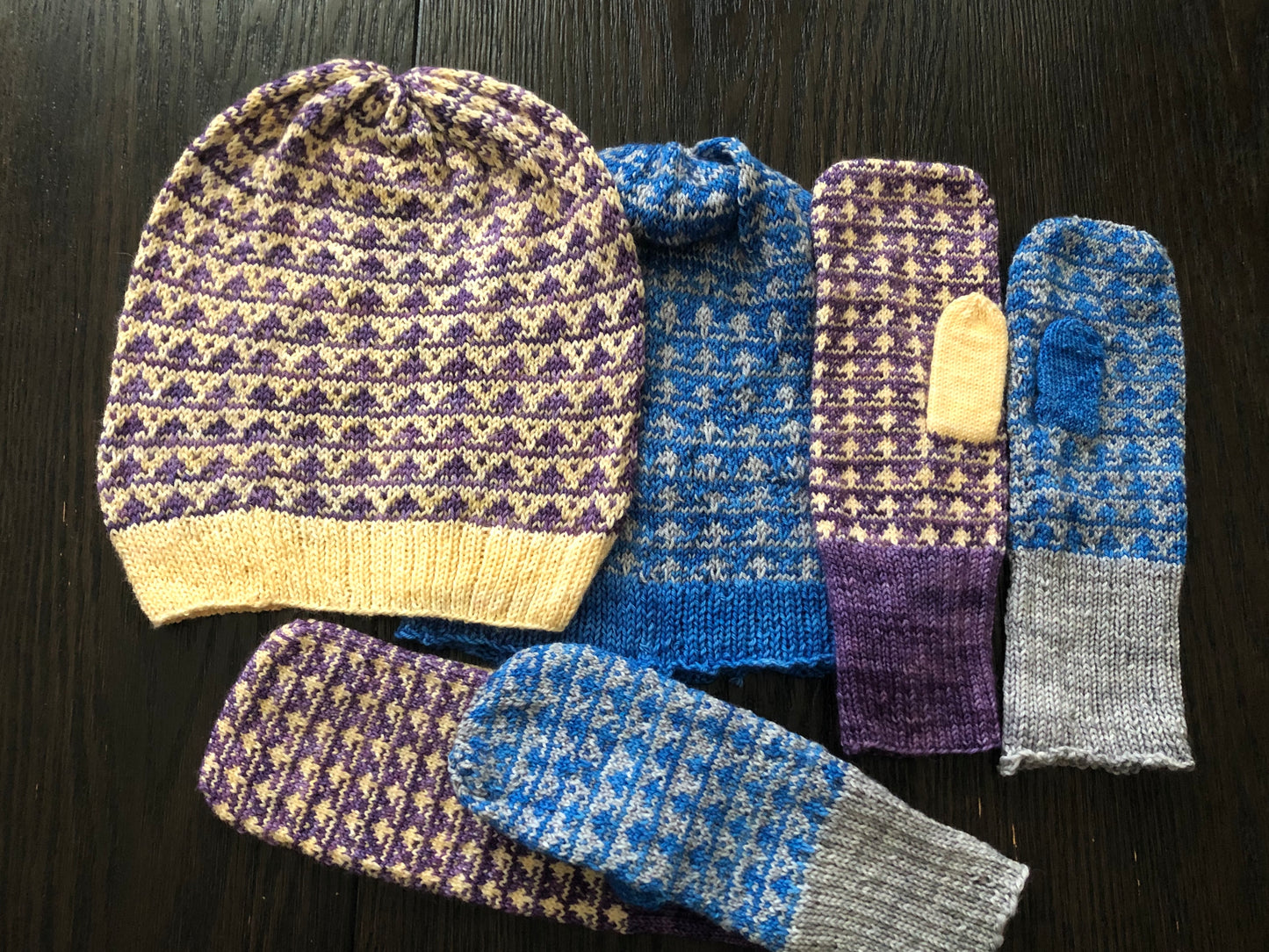 Little Trees Hat & Mittens Set Pattern - digital download