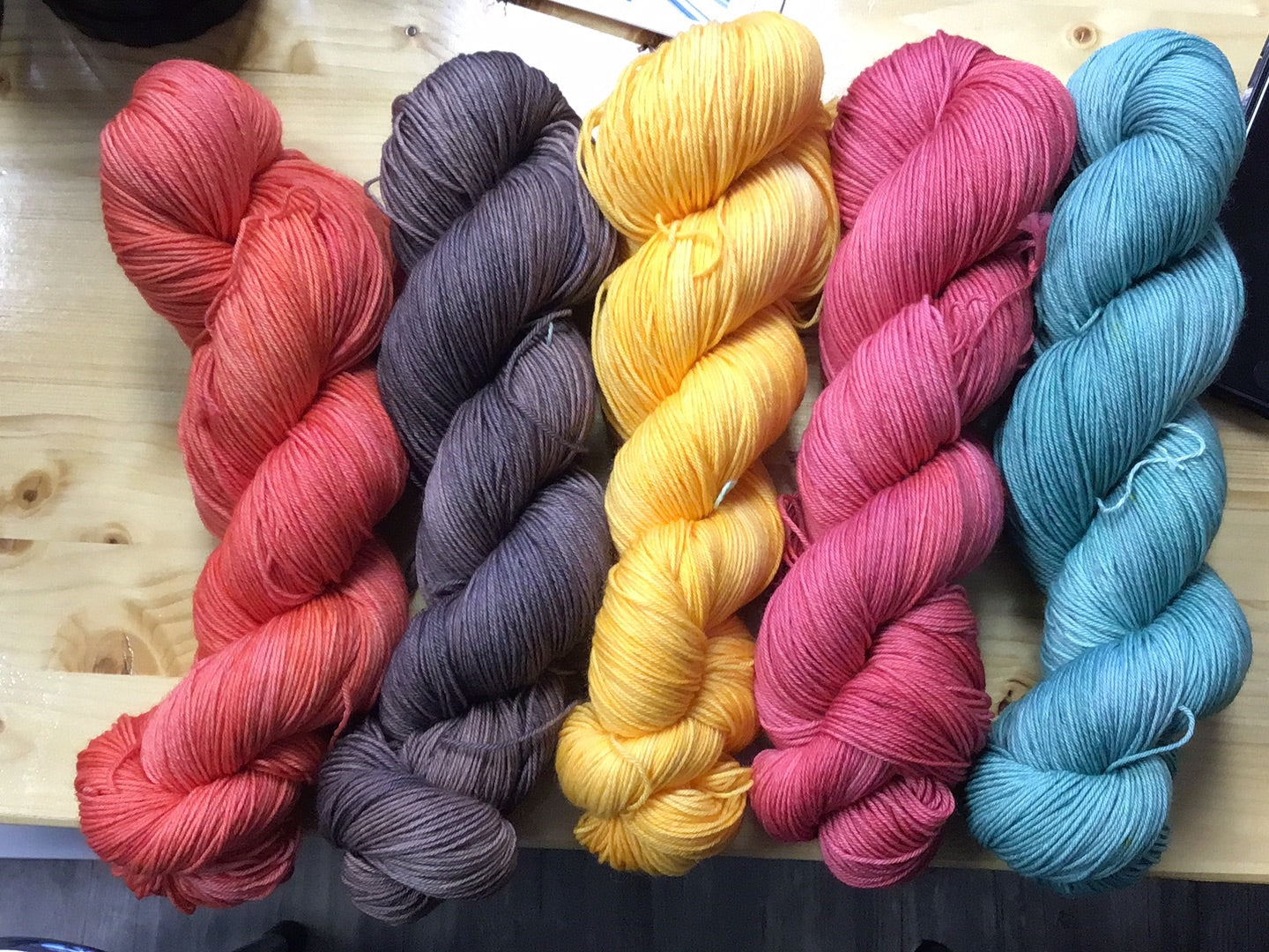 Fall in the Hollow Skein Sets